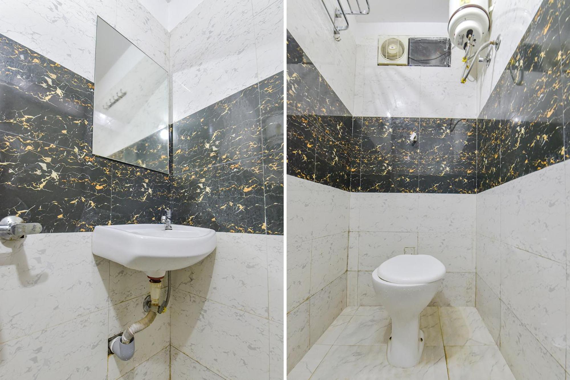 Fabexpress Devani Palace Ujjain Bagian luar foto