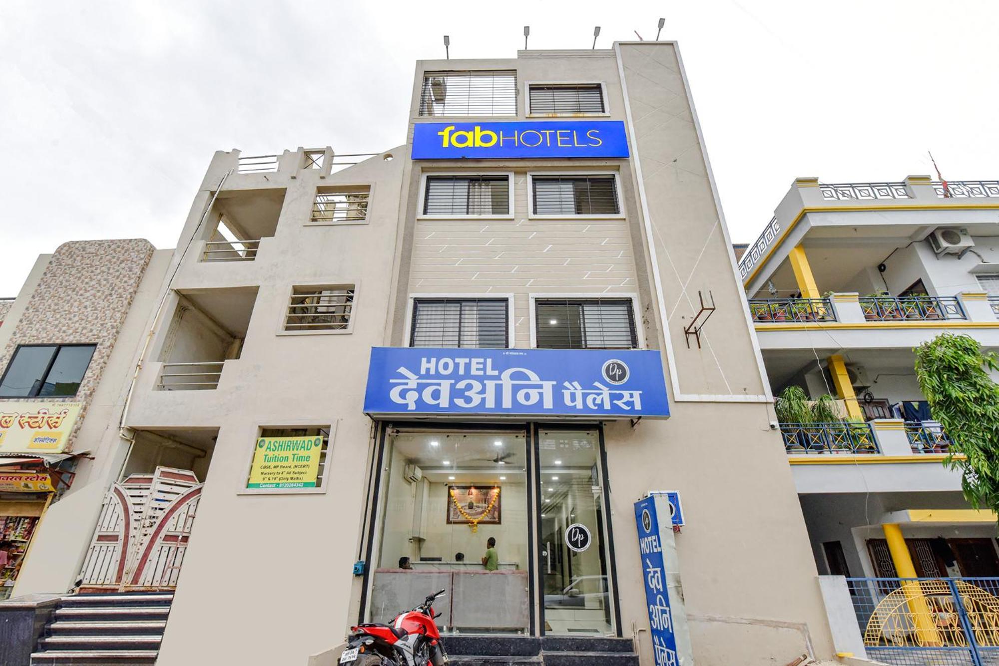 Fabexpress Devani Palace Ujjain Bagian luar foto