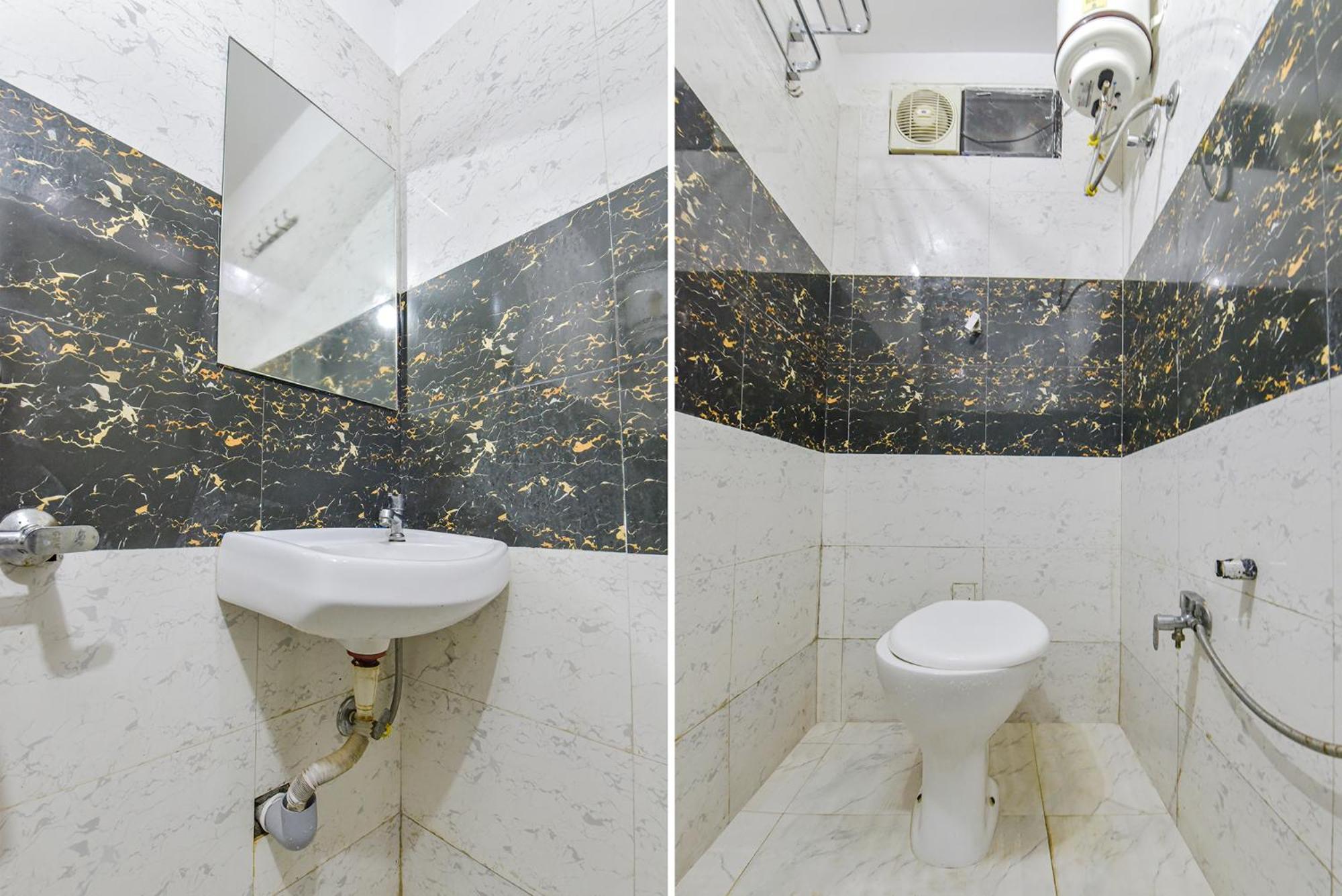Fabexpress Devani Palace Ujjain Bagian luar foto